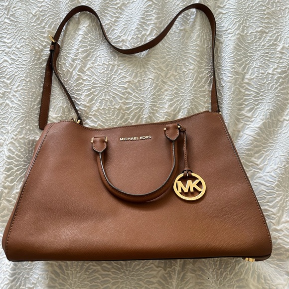 Used Michael Kors Medium Kellen in Saffiano Leather - Picture 2 of 15